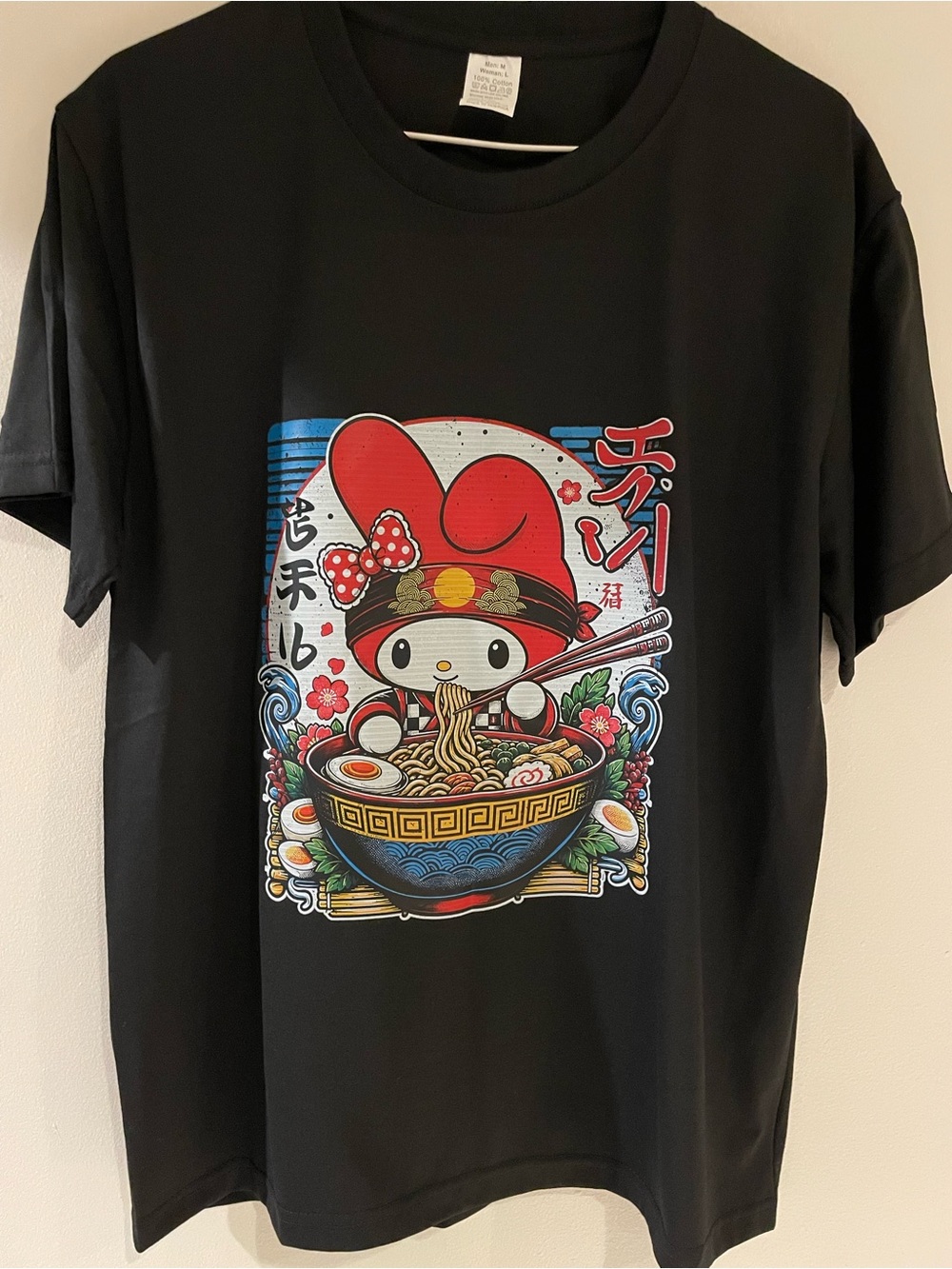 My Melody eating ramen noodles (Hello Kitty) t-shirt
